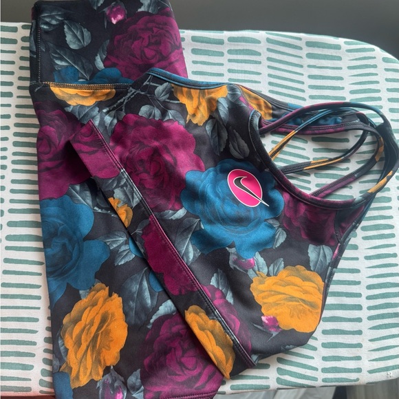 Nike  Floral Leggings - top (set)-XS - Picture 4 of 5